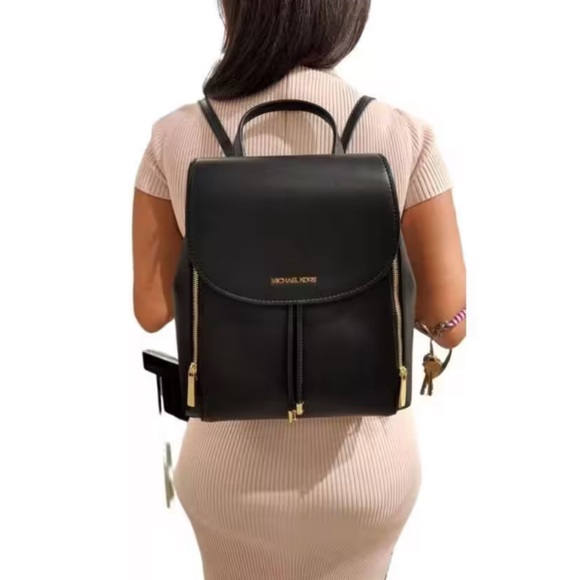 Michael Kors Backpack Bag Phoebe Medium Flap Drawstring Backpack Black 
NWT - Picture 8 of 16